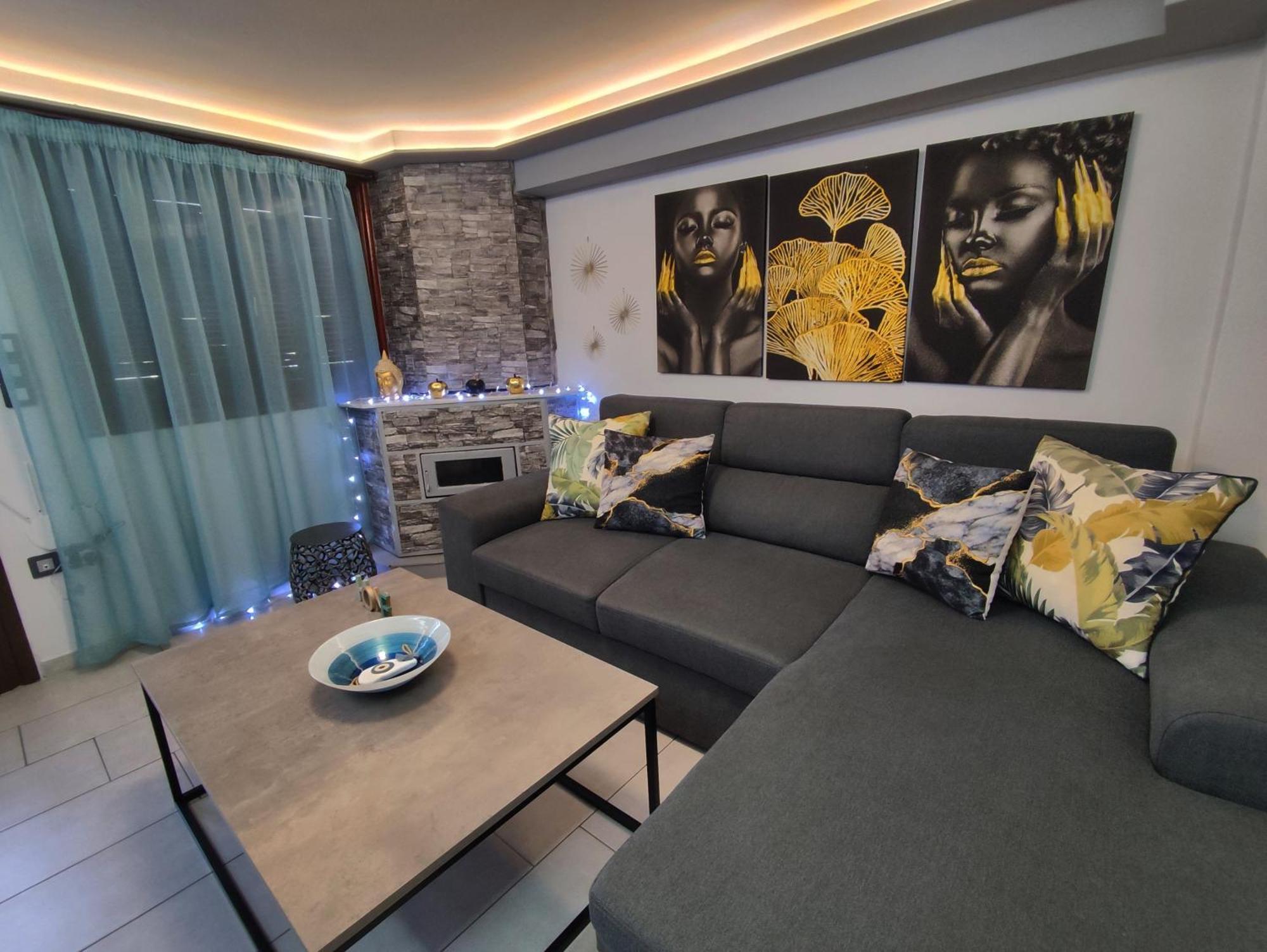 Anastasia'S Apartment With Yard เอเธนส์ ภายนอก รูปภาพ